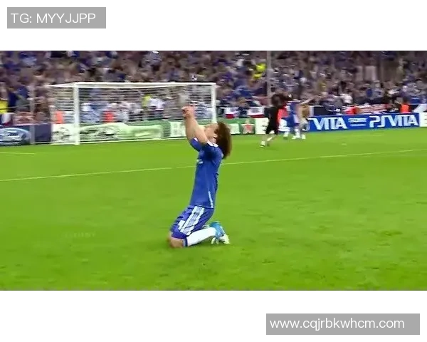 足球明星的经典黑白瞬间展现了他们的传奇与魅力